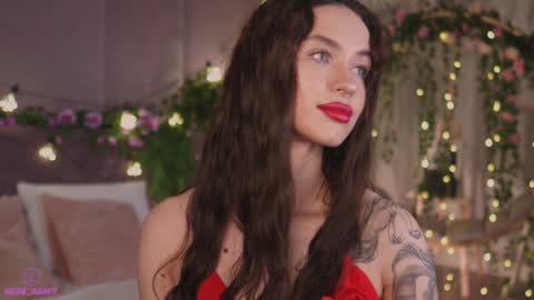 Snapshot of meow_nancy chatting on 01/24/25, 06:35 Heeyyooo Im Nans Subscribe to me I will be glad online show from 01/24/25, 06:35