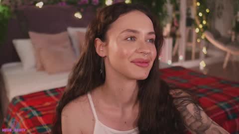 Snapshot of meow_nancy chatting on 01/25/25, 11:23 Heeyyooo Im Nans Subscribe to me I will be glad online show from 01/25/25, 11:23