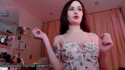 Snapshot of meow_on_da_cam chatting on 05/10/26, 02:44 meow_on_da_cam online show from 05/10/26, 02:44