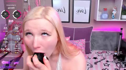 Snapshot of meowkakitty chatting on 03/04/25, 09:40 MeowkaKitty online show from 03/04/25, 09:40