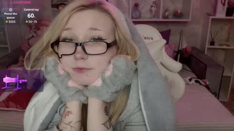 Snapshot of meowkakitty chatting on 02/05/26, 02:05 MeowkaKitty online show from 02/05/26, 02:05