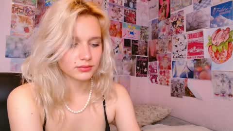 Snapshot of meowthlilu chatting on 03/11/25, 08:41 Lilu online show from 03/11/25, 08:41