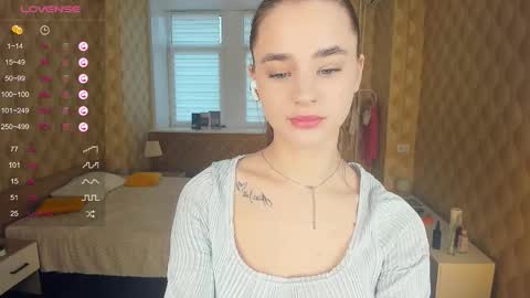 Julie online show from 11/09/25, 10:02