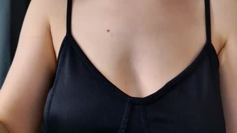 Mia online show from 03/18/26, 05:21