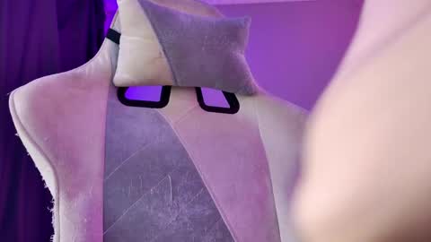 Mia online show from 03/30/26, 04:13