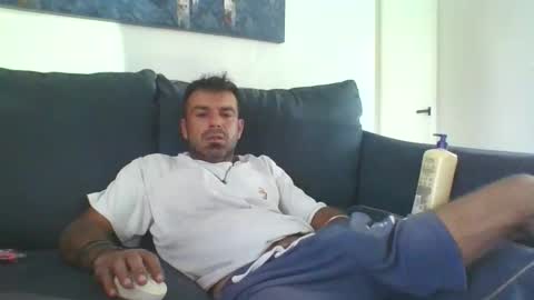 Mercedes190d online show from 10/21/25, 05:57