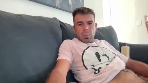 Snapshot of mercedes190d chatting on 05/19/26, 01:06 Mercedes190d online show from 05/19/26, 01:06