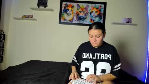 Snapshot of meredit_cristi23 chatting on 01/10/26, 12:23 CRISTI AND MEREDIT online show from 01/10/26, 12:23