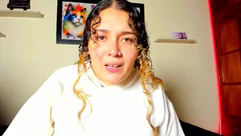 Snapshot of meredit_cristi23 chatting on 01/11/26, 12:59 CRISTI AND MEREDIT online show from 01/11/26, 12:59