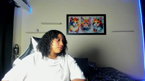 Snapshot of meredit_cristi23 chatting on 02/04/26, 04:51 CRISTI AND MEREDIT online show from 02/04/26, 04:51