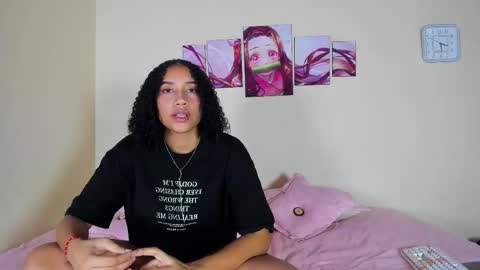 Snapshot of meredit_cristi23 chatting on 02/06/26, 03:33 CRISTI AND MEREDIT online show from 02/06/26, 03:33