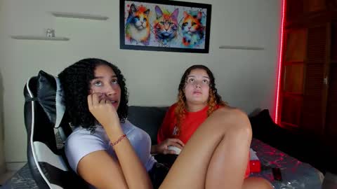 Snapshot of meredit_cristi23 chatting on 02/12/26, 01:33 CRISTI AND MEREDIT online show from 02/12/26, 01:33