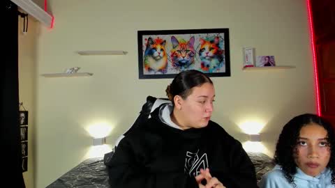 Snapshot of meredit_cristi23 chatting on 02/19/26, 03:24 CRISTI AND MEREDIT online show from 02/19/26, 03:24