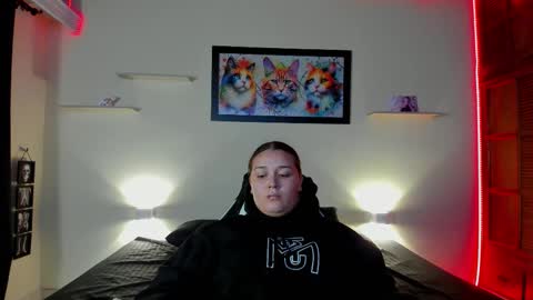 Snapshot of meredit_cristi23 chatting on 02/23/26, 07:06 CRISTI AND MEREDIT online show from 02/23/26, 07:06