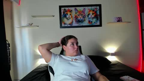 Snapshot of meredit_cristi23 chatting on 02/26/26, 06:29 CRISTI AND MEREDIT online show from 02/26/26, 06:29