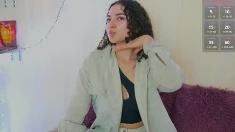 Snapshot of merida_bell18 chatting on 12/09/24, 12:34 Merida Bell online show from 12/09/24, 12:34