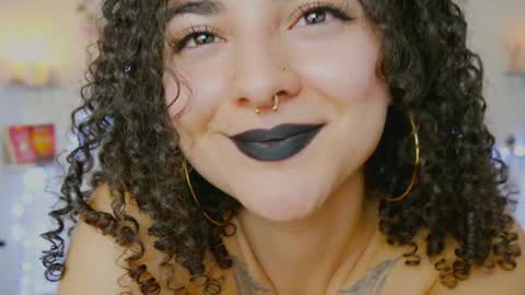 Snapshot of merida_bell18 chatting on 12/17/24, 02:12 Merida Bell online show from 12/17/24, 02:12