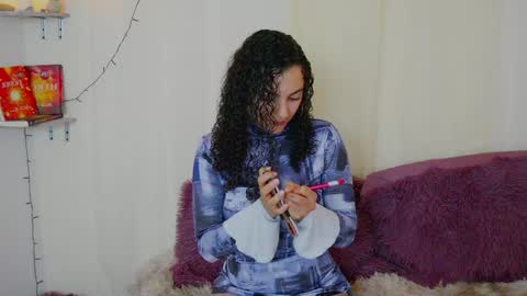 Snapshot of merida_bell18 chatting on 01/14/25, 04:57 Merida Bell online show from 01/14/25, 04:57