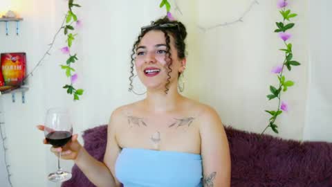 Snapshot of merida_bell18 chatting on 03/01/25, 07:19 Merida Bell online show from 03/01/25, 07:19