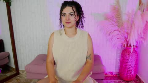 Snapshot of merida_bell18 chatting on 09/26/25, 12:47 Merida Bell online show from 09/26/25, 12:47