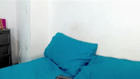 Snapshot of meridandwither chatting on 10/21/25, 01:01 MeridandWither online show from 10/21/25, 01:01