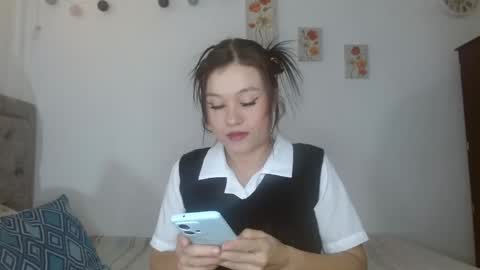 Snapshot of meriilyn_monroe724 chatting on 04/26/26, 08:28 meriilyn_monroe724 online show from 04/26/26, 08:28