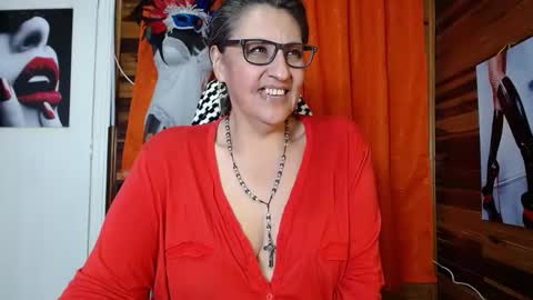 Snapshot of merlyna_goldens chatting on 02/16/25, 12:52 My next birthday is December 11th. online show from 02/16/25, 12:52