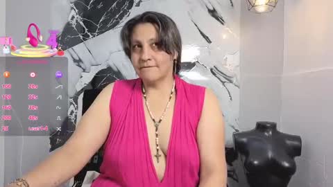 Snapshot of merlyna_goldens chatting on 09/12/25, 01:17 My next birthday is December 11th. online show from 09/12/25, 01:17