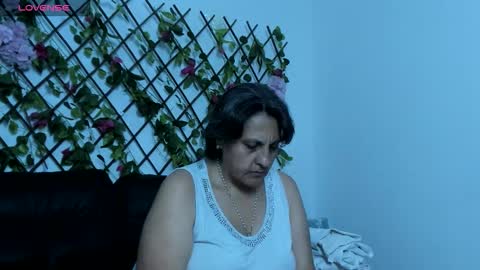 Snapshot of merlyna_goldens chatting on 10/28/25, 10:56 My next birthday is December 11th. online show from 10/28/25, 10:56