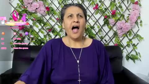 Snapshot of merlyna_goldens chatting on 10/31/25, 11:17 My next birthday is December 11th. online show from 10/31/25, 11:17