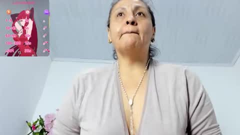 Snapshot of merlyna_goldens chatting on 11/27/25, 12:35 My next birthday is December 11th. online show from 11/27/25, 12:35