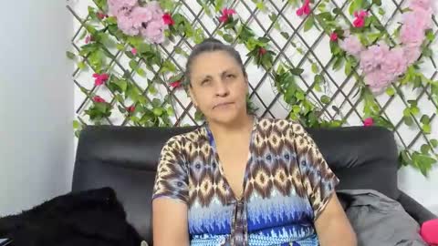 Snapshot of merlyna_goldens chatting on 12/03/25, 11:47 My next birthday is December 11th. online show from 12/03/25, 11:47