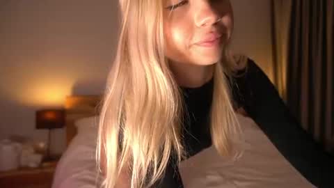 Snapshot of mermaids_ chatting on 07/03/26, 08:59 Lara OFFLINE online show from 07/03/26, 08:59