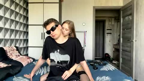 Snapshot of merycouple chatting on 06/10/26, 06:45 Johnny and Hailey online show from 06/10/26, 06:45