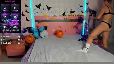 merymidnight online show from 10/17/25, 06:49