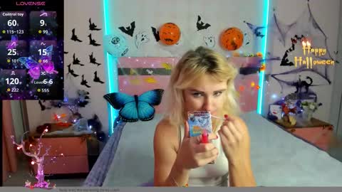 merymidnight online show from 10/28/25, 07:01