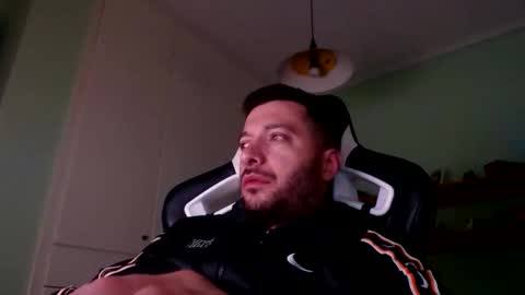 Snapshot of metalic18 chatting on 10/06/25, 05:16 FunnyTimeHere online show from 10/06/25, 05:16