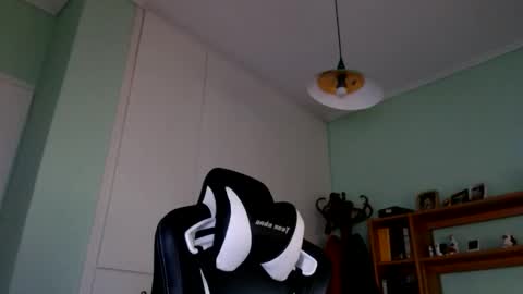 Snapshot of metalic18 chatting on 05/08/26, 11:37 FunnyTimeHere online show from 05/08/26, 11:37