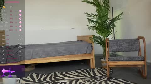 Stella online show from 02/27/25, 08:50