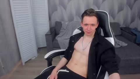 MEVERIK OUSHEN online show from 04/14/26, 07:25