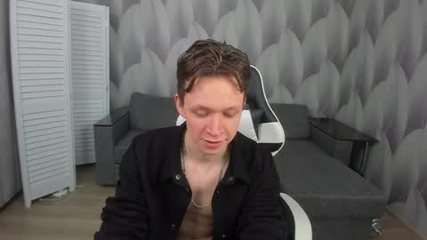 MEVERIK OUSHEN online show from 04/28/26, 04:56