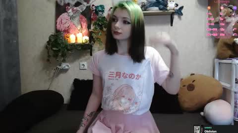 Snapshot of mevis_li chatting on 10/13/25, 11:32 Mavis online show from 10/13/25, 11:32