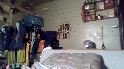 Snapshot of mezzy69 chatting on 06/19/26, 09:35 mezzy69 online show from 06/19/26, 09:35