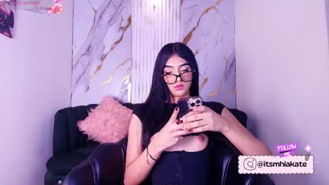 Snapshot of mhia_kate chatting on 06/10/26, 12:04 Mhia Kate online show from 06/10/26, 12:04
