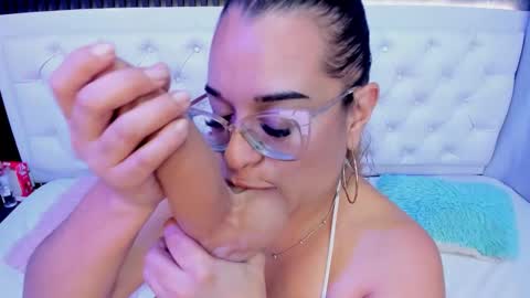 MHONIK BELUCI online show from 02/05/26, 04:33