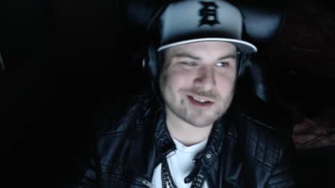 Snapshot of mi_vida21 chatting on 02/28/25, 05:26 just ask online show from 02/28/25, 05:26