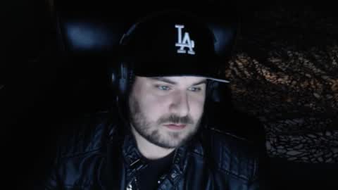 Snapshot of mi_vida21 chatting on 10/18/25, 03:35 just ask online show from 10/18/25, 03:35