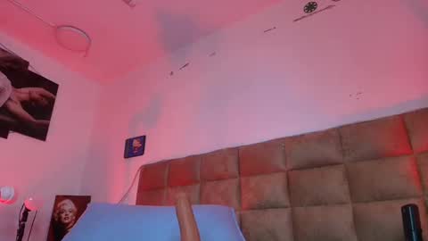 Emi online show from 09/19/25, 07:25