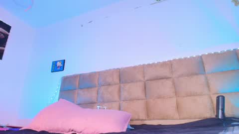 Emi online show from 09/22/25, 07:27