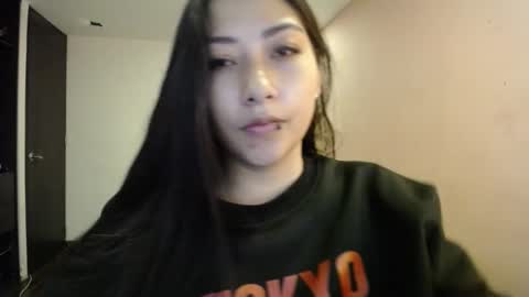 Mia zoe online show from 12/27/24, 11:10